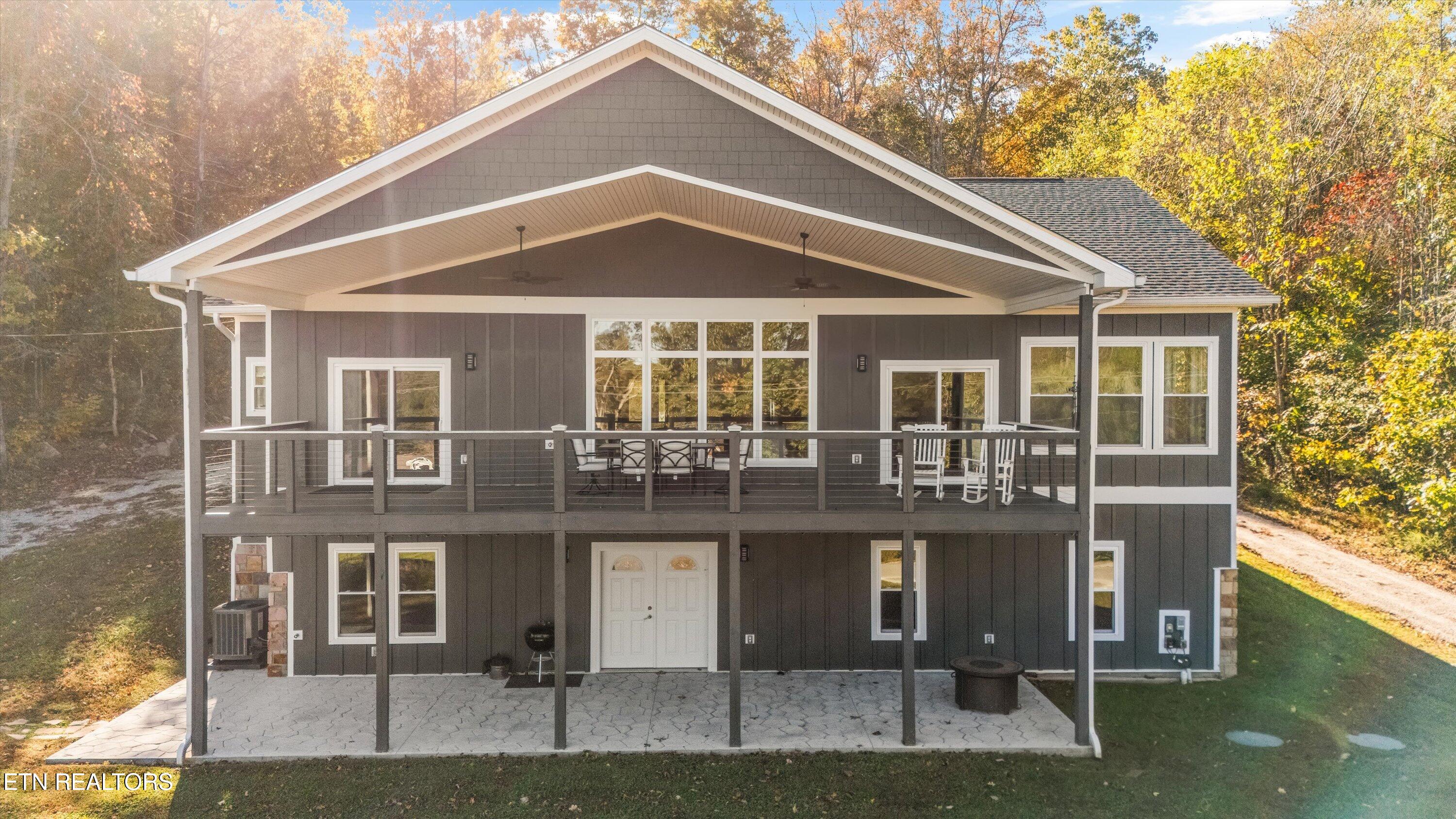 620 E Norris Point Rd