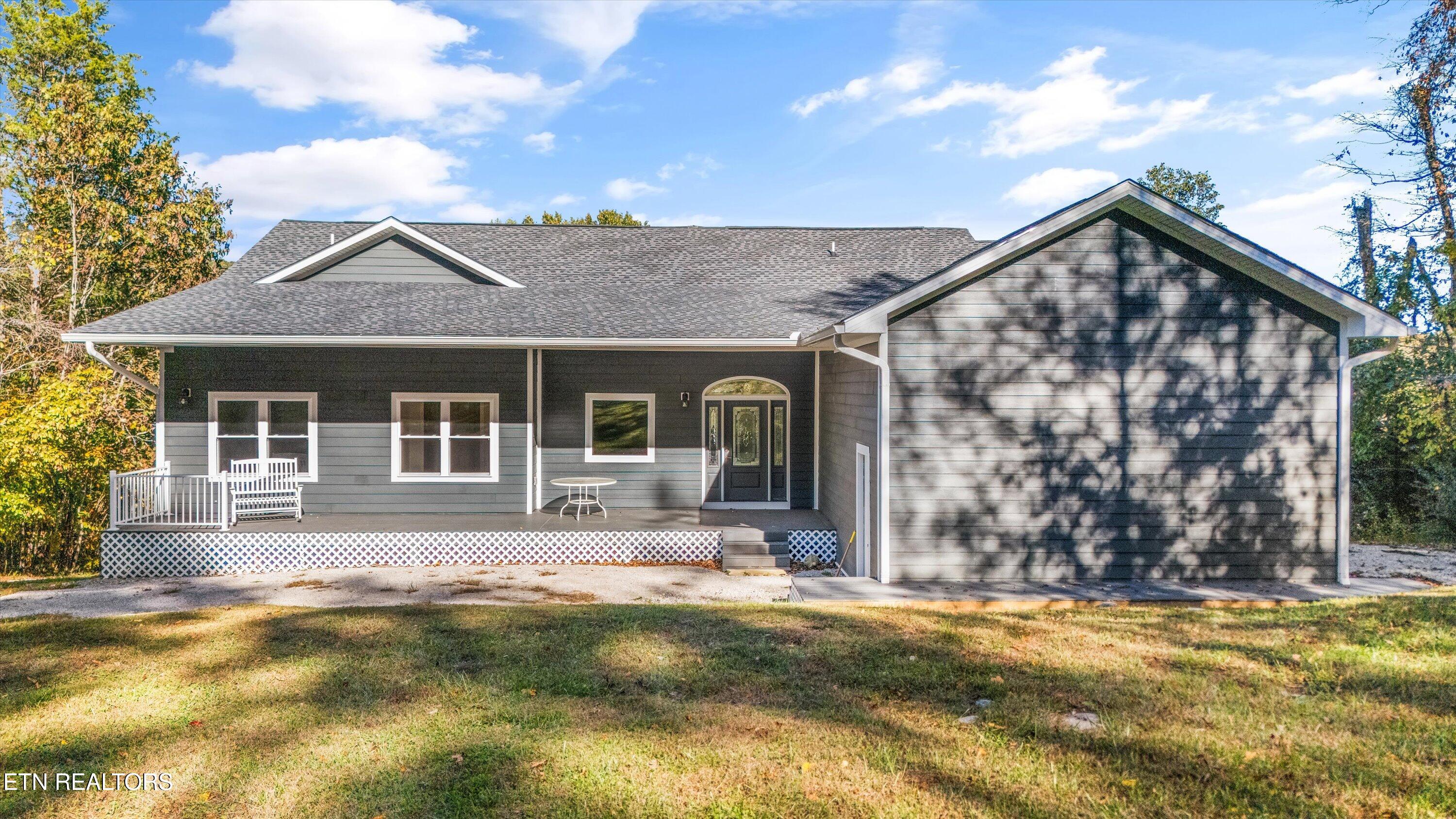 620 E Norris Point Rd