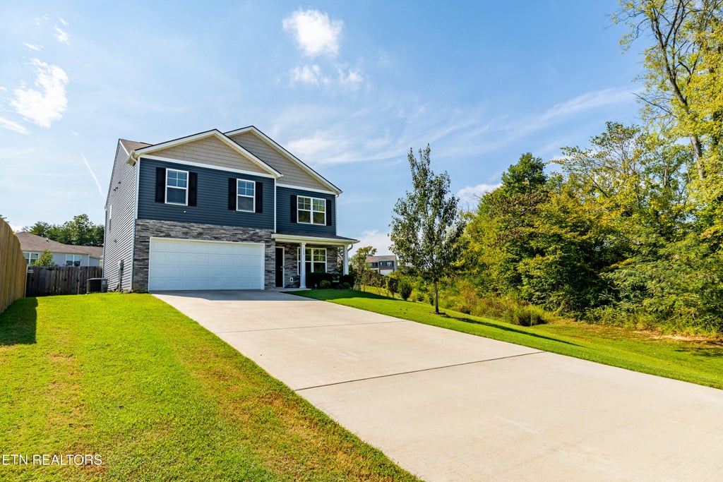 Photo of 128 Eleanor Davis Drive, Maryville, TN 37804 (MLS # 1356543)