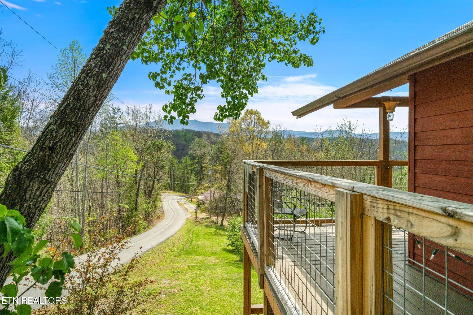 1725 Mountain View Court
