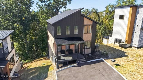Photo of 1418 Reedmont Way, Sevierville, TN 37876 (MLS # 1357710)