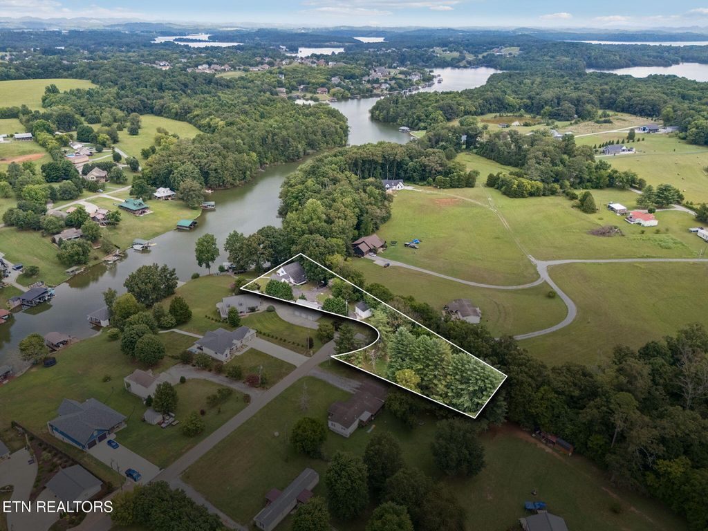 Photo of 137 Corntassel Shores, Vonore, TN 37885 (MLS # 1348491)
