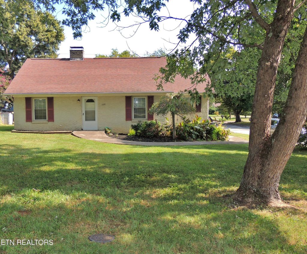 Photo of 300 Rose Ave, Alcoa, TN 37701 (MLS # 1239848)
