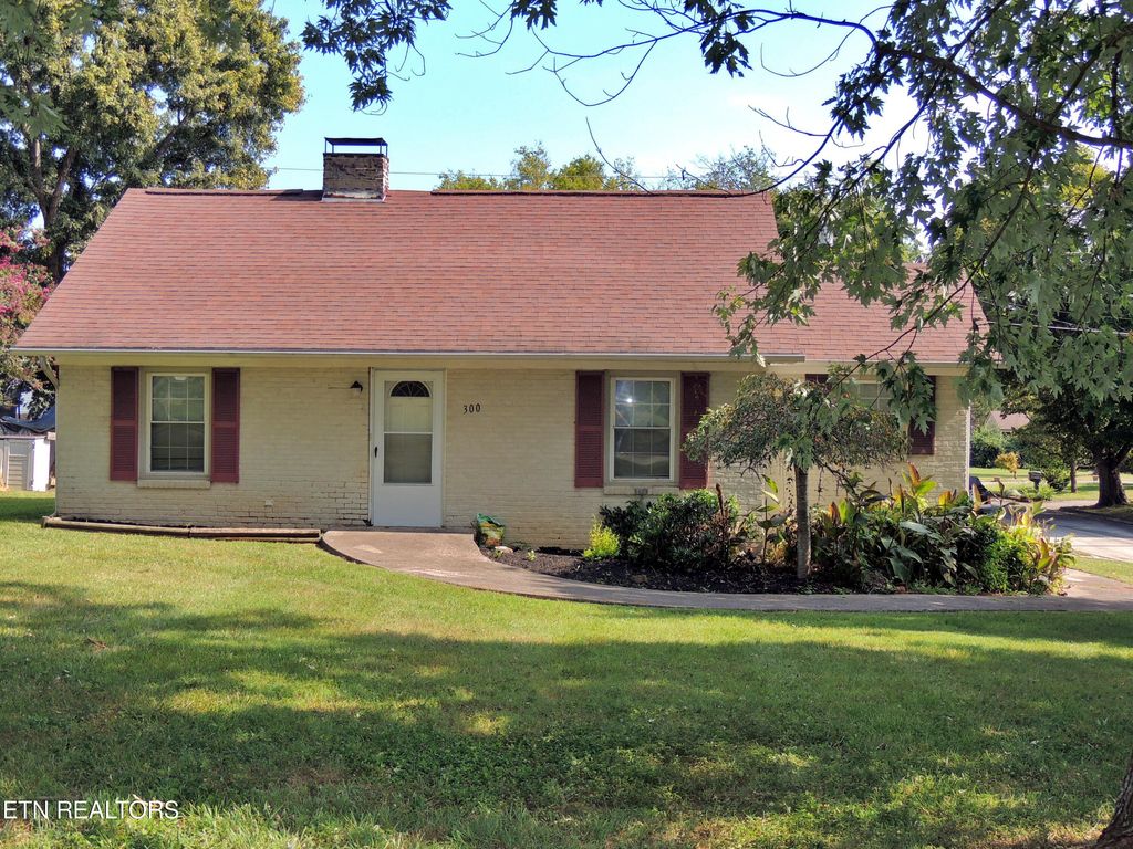 Photo of 300 Rose Ave, Alcoa, TN 37701 (MLS # 1239848)