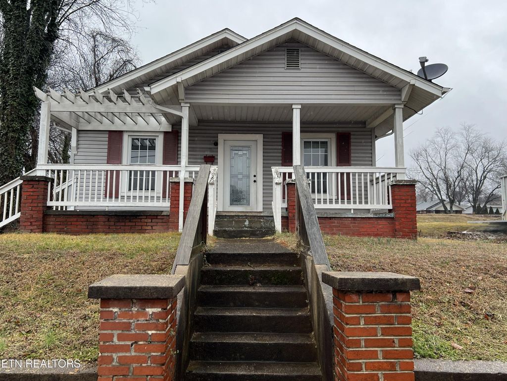 Photo of 826 Mulberry St, Loudon, TN 37774 (MLS # 1329600)