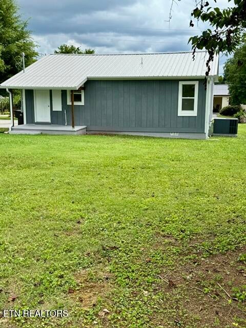 405 Greenwood Circle