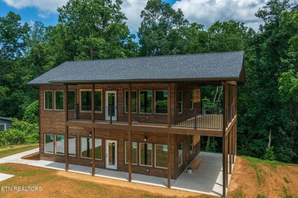 Photo of 2613 Highland Park Drive, Pigeon Forge, TN 37863 (MLS # 1346489)