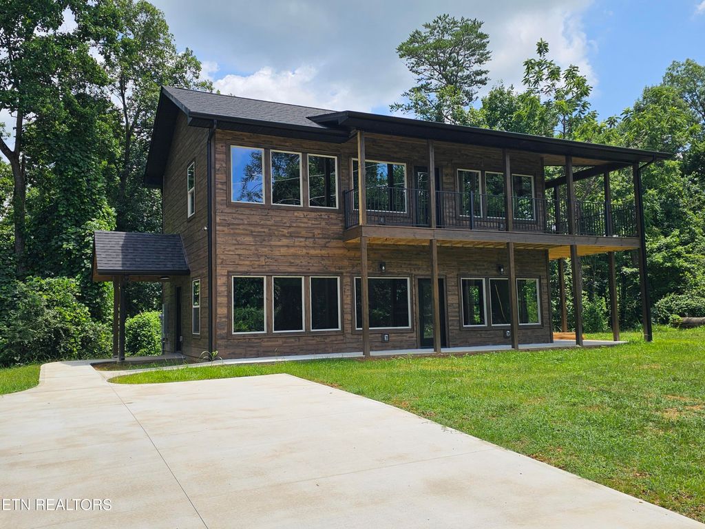 Photo of 2613 Highland Park Drive, Pigeon Forge, TN 37863 (MLS # 1346489)