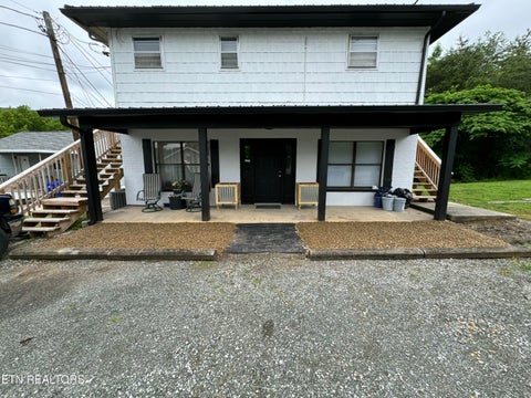 Photo of 630 Carlock Ave #C, Harriman, TN 37748 (MLS # 1355022)