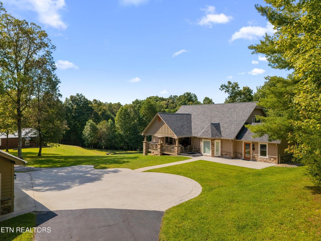 Photo of 2366 Mayland Rd, Crossville, TN 38571 (MLS # 1316822)