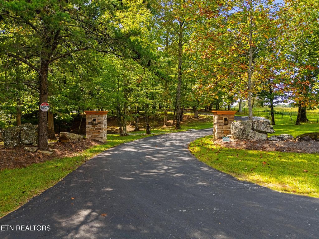 Photo of 2366 Mayland Rd, Crossville, TN 38571 (MLS # 1316822)