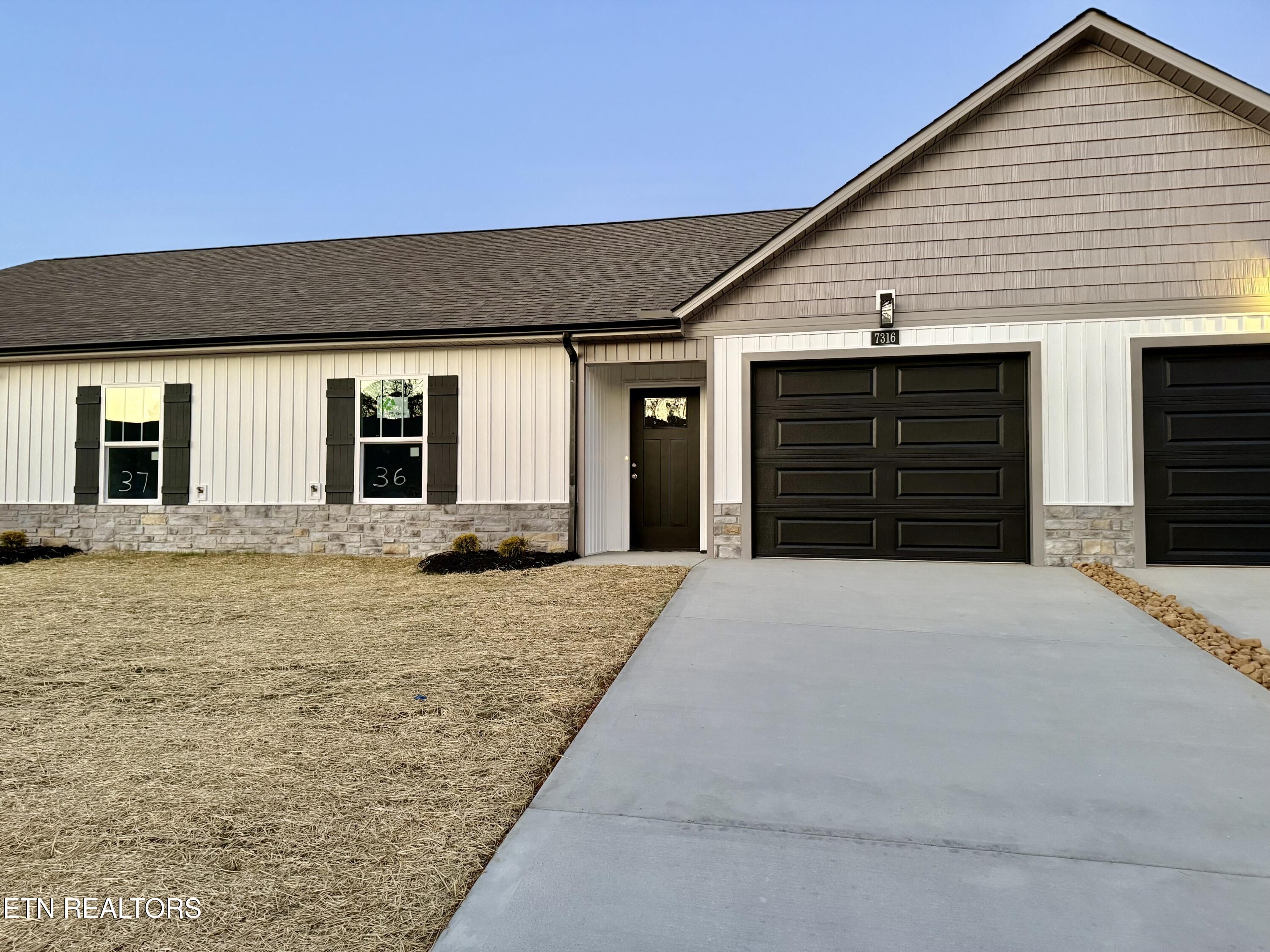 3355 Maggie Lynn Way 19