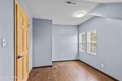 Tiny photo for 1018 NE Thompson Place, Knoxville, TN 37917 (MLS # 1299817)