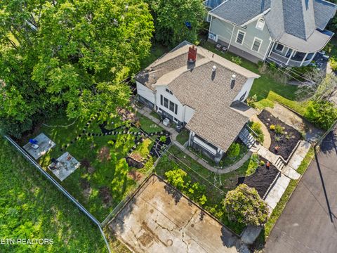 Tiny photo for 1018 NE Thompson Place, Knoxville, TN 37917 (MLS # 1299817)