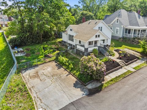 Tiny photo for 1018 NE Thompson Place, Knoxville, TN 37917 (MLS # 1299817)
