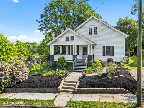 1018 NE Thompson Place Knoxville TN 37917