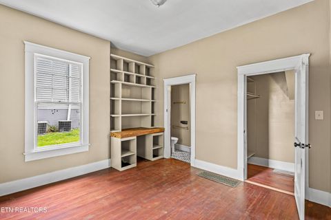 Tiny photo for 1018 NE Thompson Place, Knoxville, TN 37917 (MLS # 1299817)