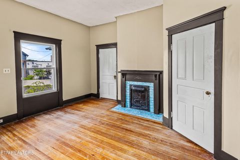 Tiny photo for 1018 NE Thompson Place, Knoxville, TN 37917 (MLS # 1299817)