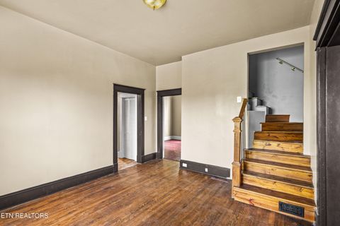 Tiny photo for 1018 NE Thompson Place, Knoxville, TN 37917 (MLS # 1299817)