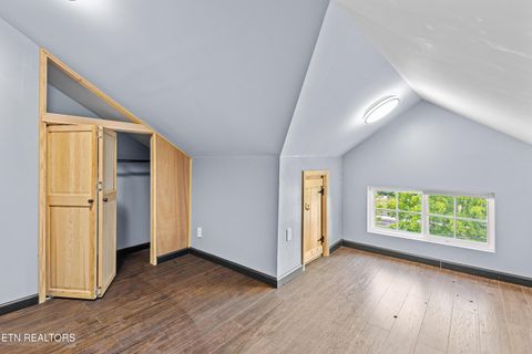 Tiny photo for 1018 NE Thompson Place, Knoxville, TN 37917 (MLS # 1299817)