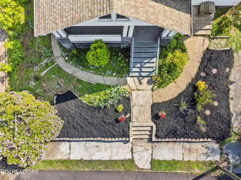Tiny photo for 1018 NE Thompson Place, Knoxville, TN 37917 (MLS # 1299817)
