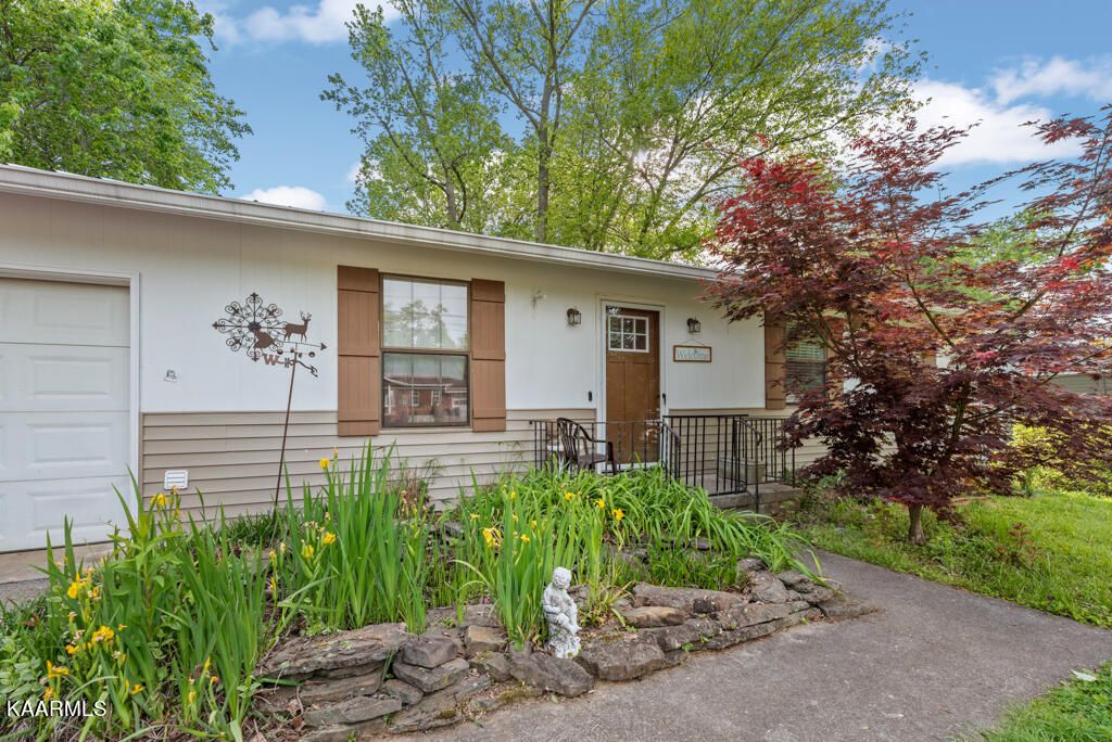 Photo of 104 Duncan Drive, Oliver Springs, TN 37840 (MLS # 1226367)