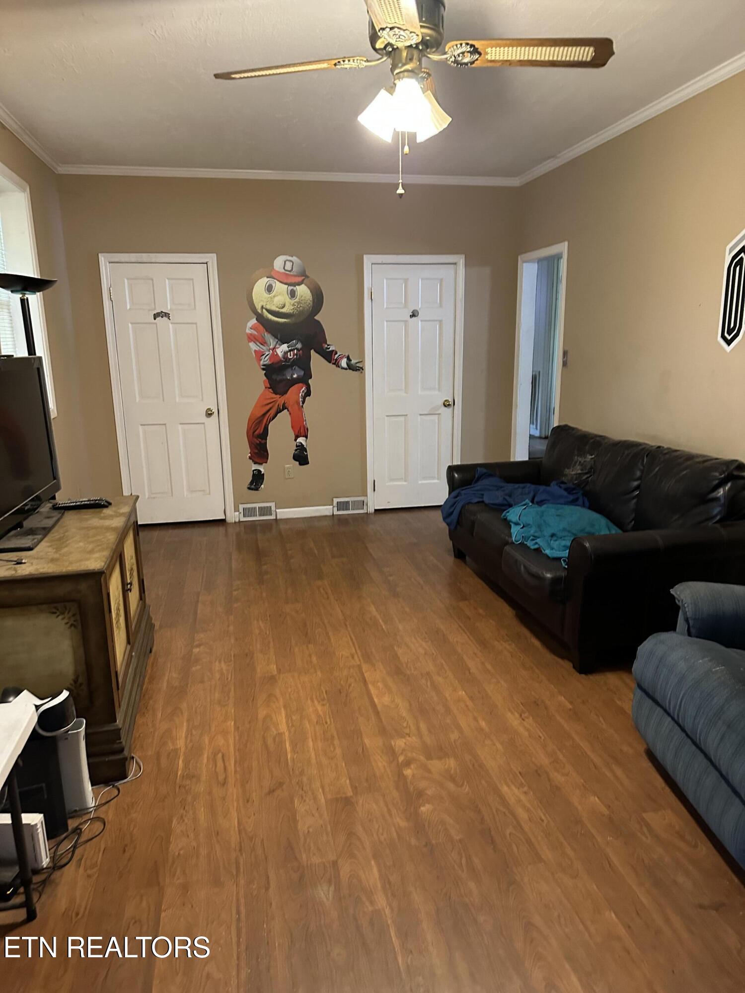 708 Calvin St