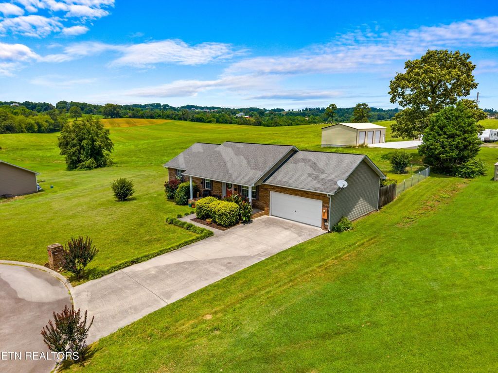 Photo of 923 Red Oak Lane, Dandridge, TN 37725 (MLS # 1307095)