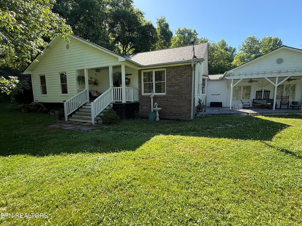 Photo of 2019 Lawnville Rd, Kingston, TN 37763 (MLS # 1340607)