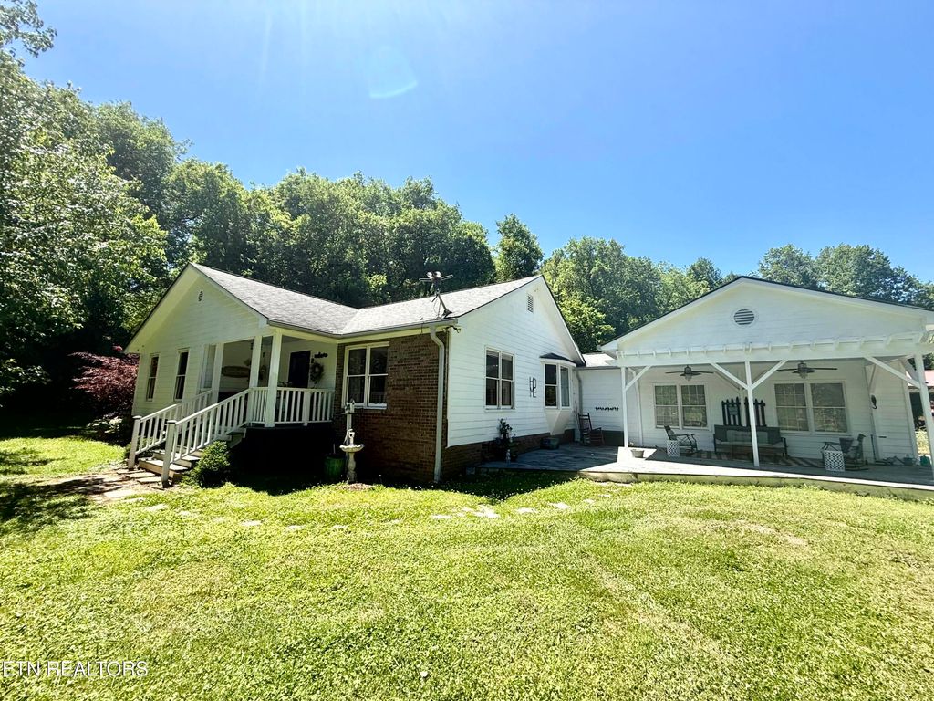 Photo of 2019 Lawnville Rd, Kingston, TN 37763 (MLS # 1340607)