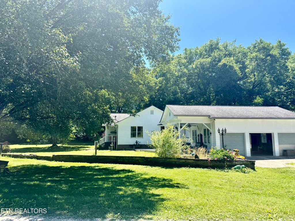 Photo of 2019 Lawnville Rd, Kingston, TN 37763 (MLS # 1340607)