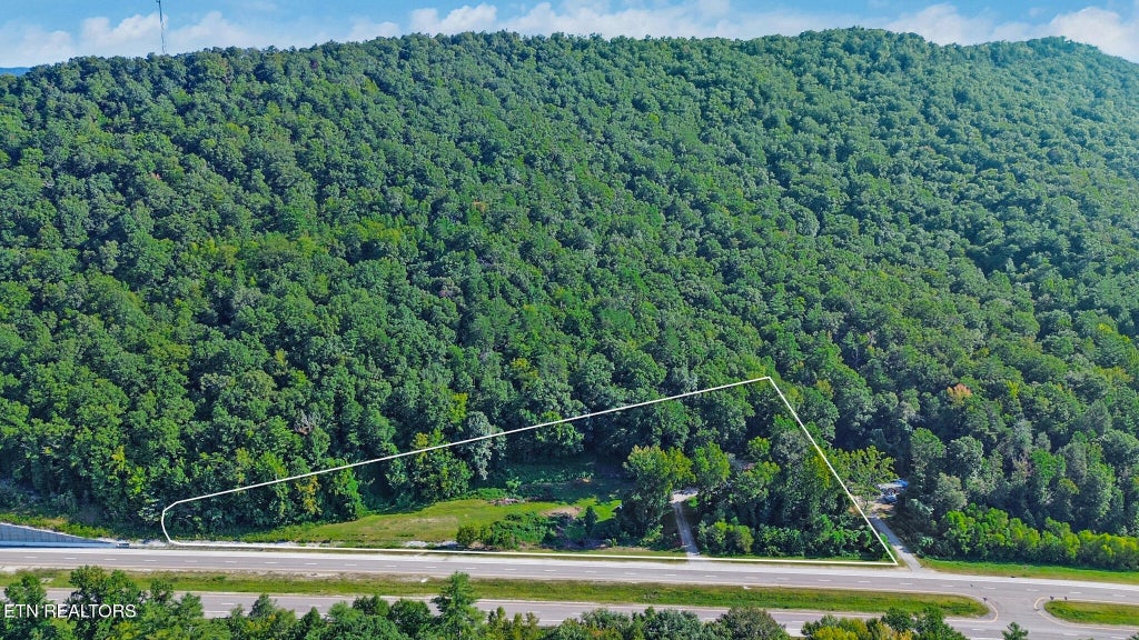 Photo of 592 Morgan Co Hwy #Morgan County Highwa, Harriman, TN 37748 (MLS # 1353824)