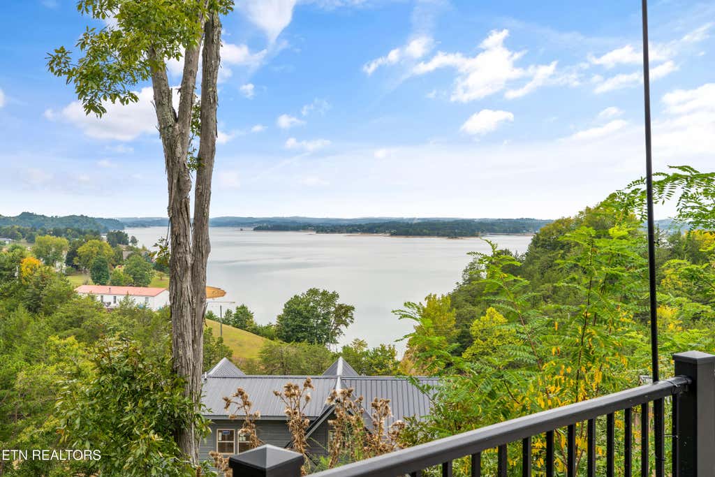 Photo of 1398 Lake Haven Way, Sevierville, TN 37876 (MLS # 1346449)