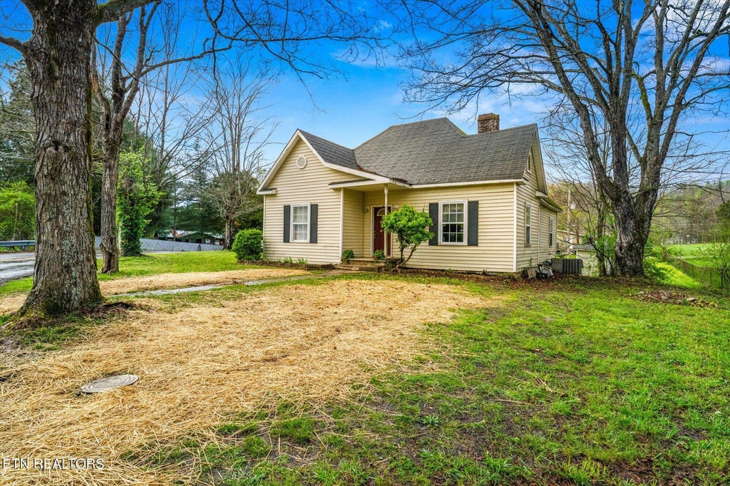 Photo of 5820 Atkins Rd, Knoxville, TN 37918 (MLS # 1259159)