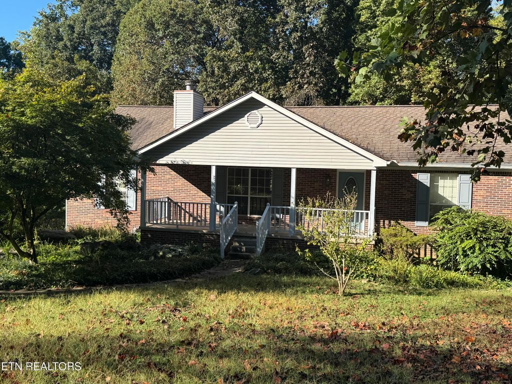 Photo of 613 Banbury Rd, Knoxville, TN 37934 (MLS # 1317134)
