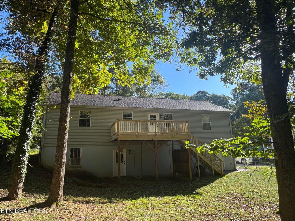 Photo of 613 Banbury Rd, Knoxville, TN 37934 (MLS # 1317134)