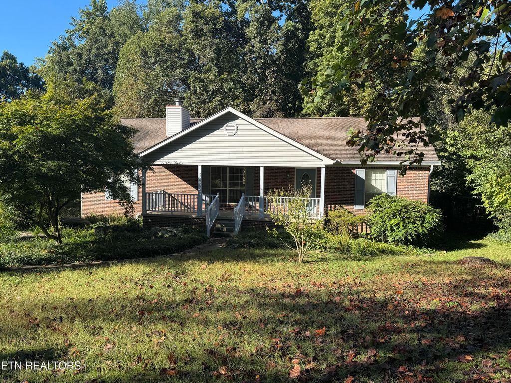Photo of 613 Banbury Rd, Knoxville, TN 37934 (MLS # 1317134)