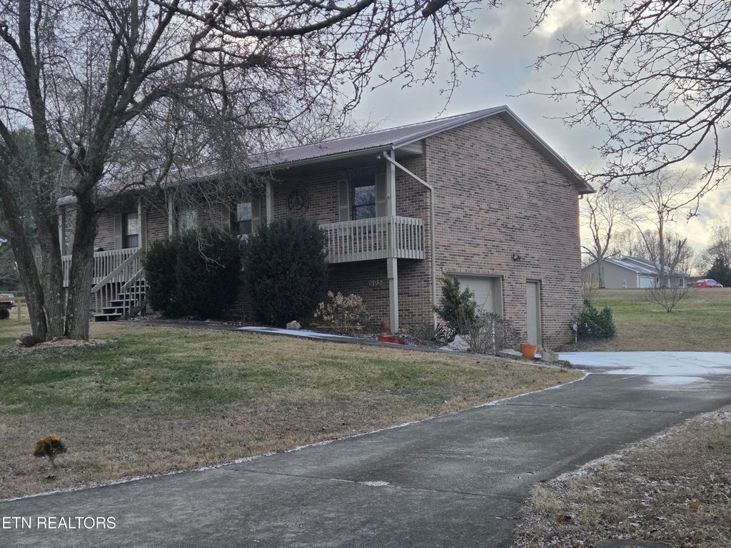 Photo of 1605 Rolling Hills Drive, Dandridge, TN 37725 (MLS # 1327855)