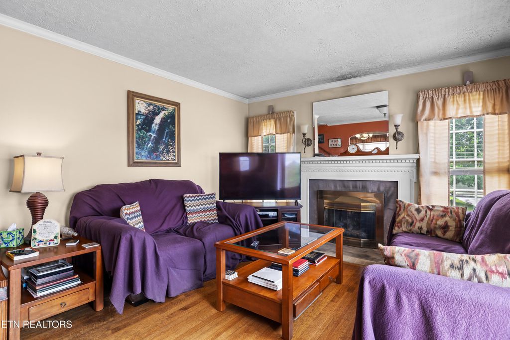 Photo of 828 W Lamar Alexander Pkwy, Maryville, TN 37801 (MLS # 1346028)