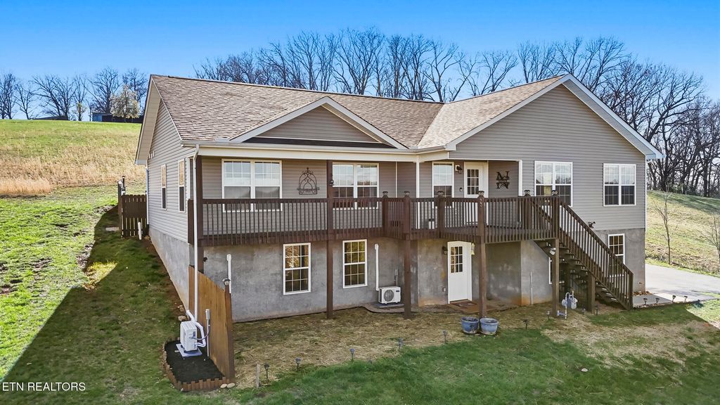 Photo of 2731 Lucille Ave, Kodak, TN 37764 (MLS # 1333184)