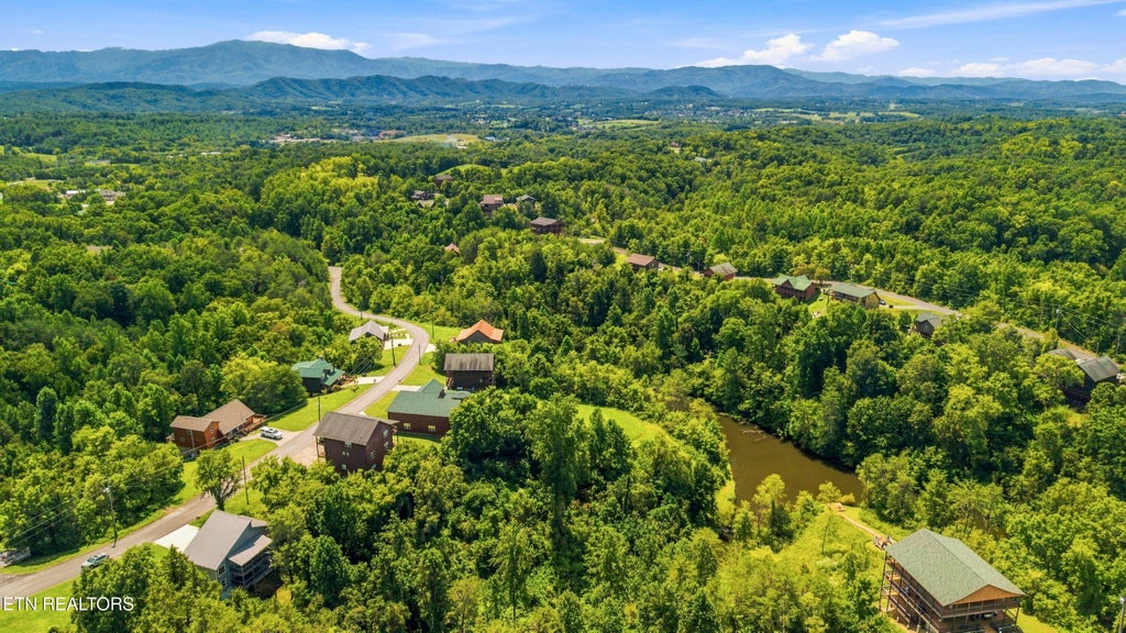 Photo of 353 Oak Lake Drive, Sevierville, TN 37876 (MLS # 1353191)