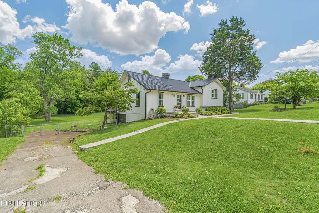 Photo of 1802 Charles Drive, Knoxville, TN 37918 (MLS # 1343547)