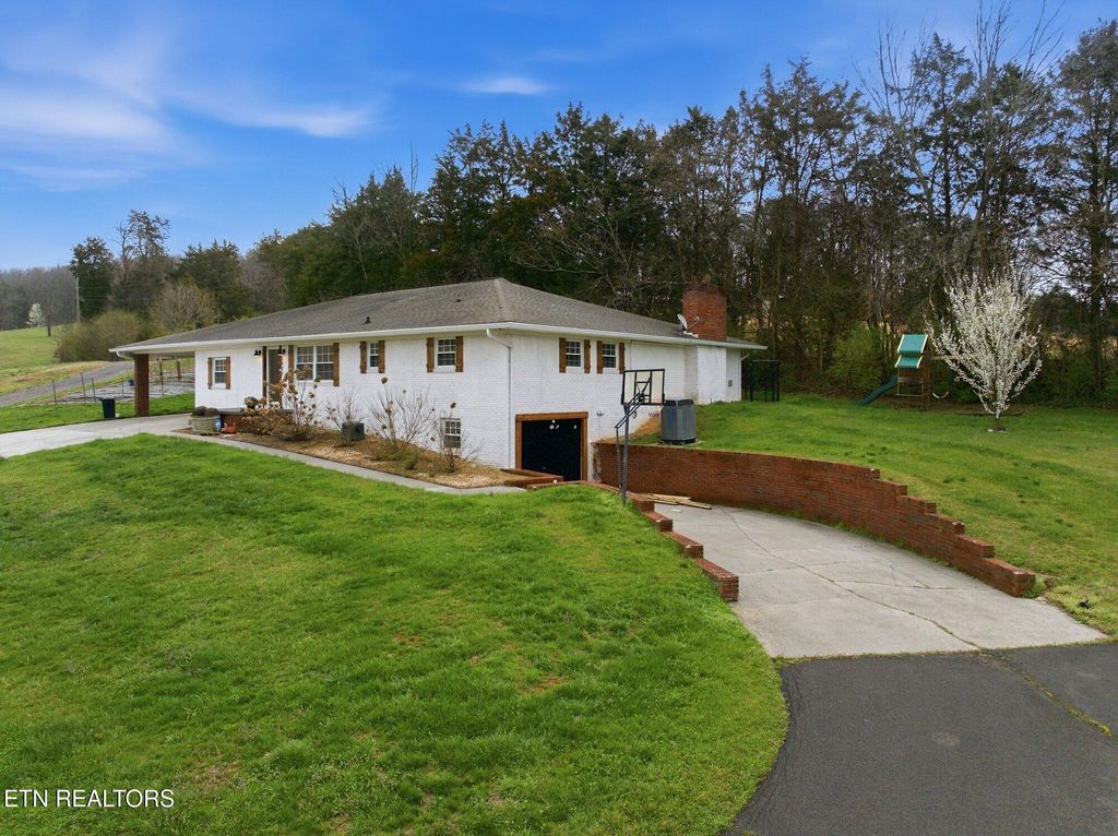 Photo of 3477 Old Kentucky Rd, Morristown, TN 37814 (MLS # 1332325)