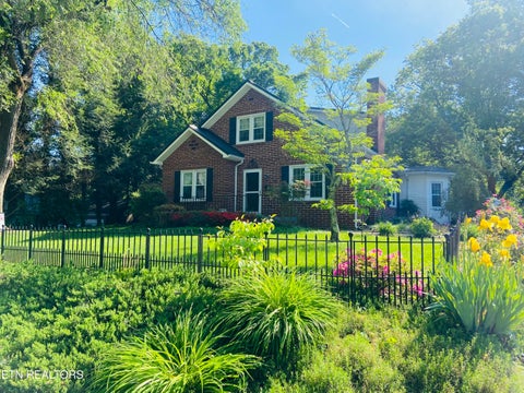 Photo of 119 Circle Drive, Rogersville, TN 37857 (MLS # 1345668)