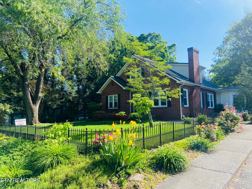 Photo of 119 Circle Drive, Rogersville, TN 37857 (MLS # 1345668)