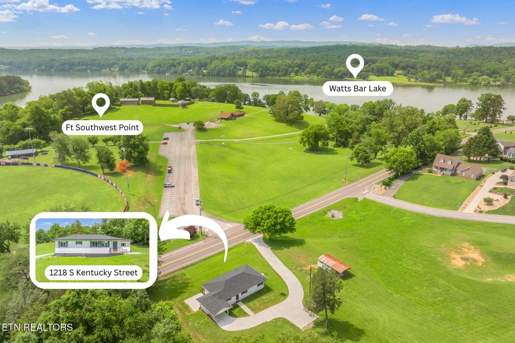 Photo of 1218 S Kentucky St, Kingston, TN 37763 (MLS # 1304335)