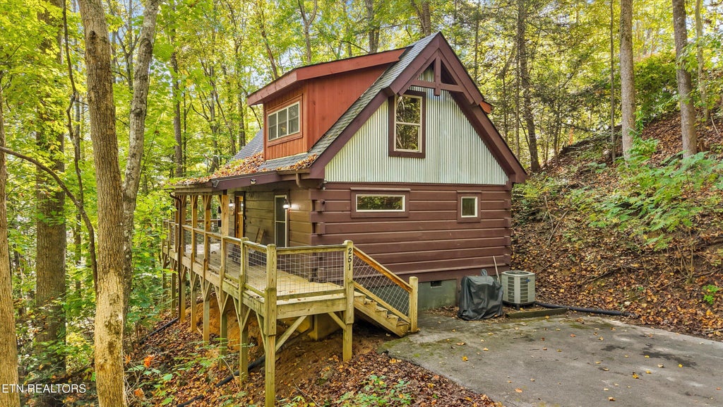 Photo of 251 Cartertown Rd, Gatlinburg, TN 37738 (MLS # 1359145)