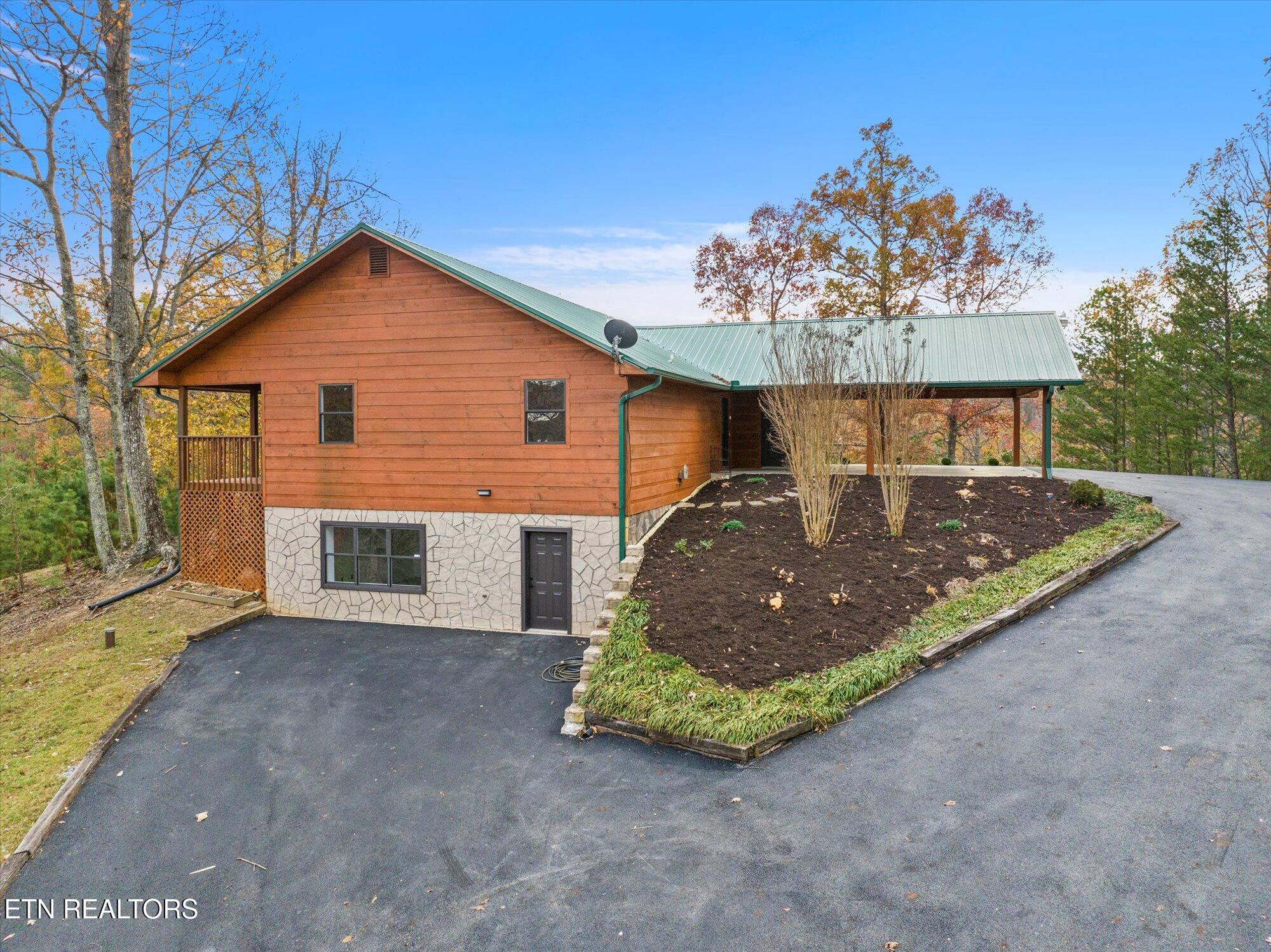 3760 Ivy Way