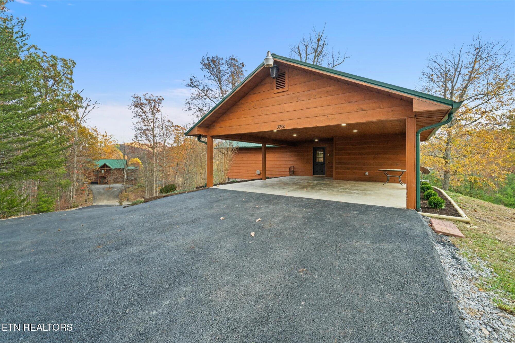 3760 Ivy Way