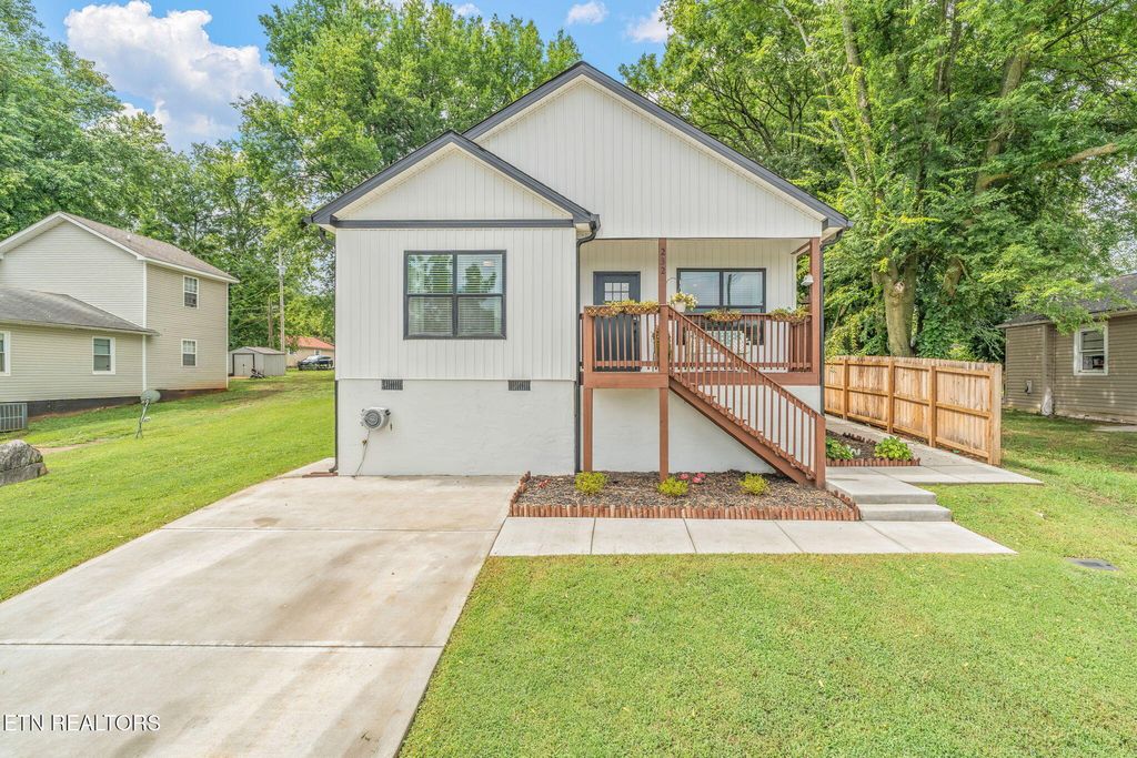 Photo of 232 W Stephenson St, Alcoa, TN 37701 (MLS # 1333166)